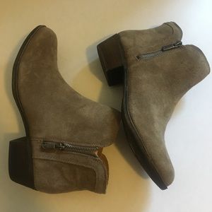 Brand new never worn Lucky ankle bootie suede